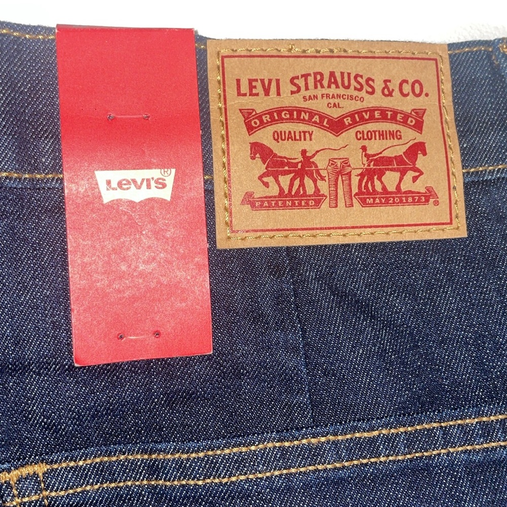 ⭐️Levi’s Denim Skirt - Picture 7 of 11
